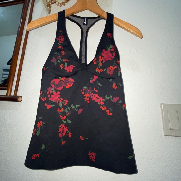 NWOT Ultracor Fusion Madrid Tank Small - Picture 4 of 10